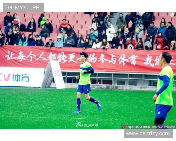 足球明星怒怼瞬间合集高清回顾让你见识球场上的激情与火药味 足球明星怒怼瞬间合集高清回顾让你见识球场上的激情与火药味