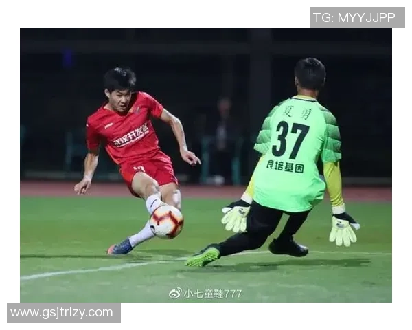 武汉足球队意识争议引发热议球迷与专家观点碰撞激烈讨论 武汉足球队意识争议引发热议球迷与专家观点碰撞激烈讨论